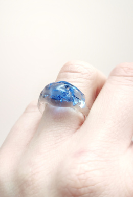 Niebieski pierścionek 